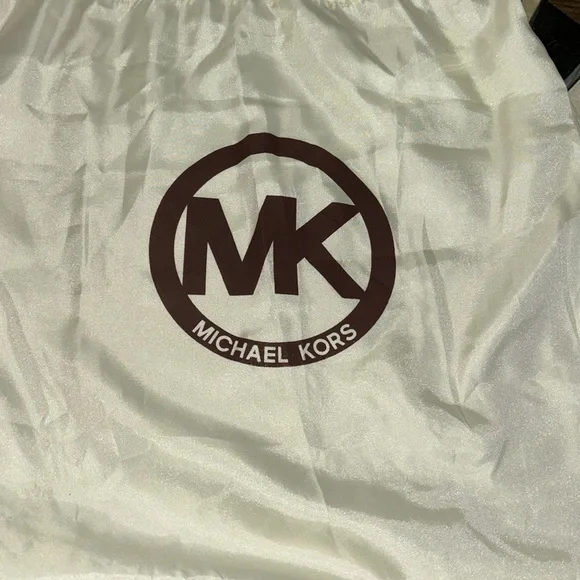 MICHAEL KORS CROSSBODY EUC WITH DUSTBAG - Picture 8 of 8